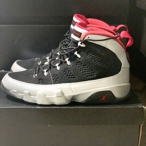 Jordan 9 Retro “Johnny Kilroy”